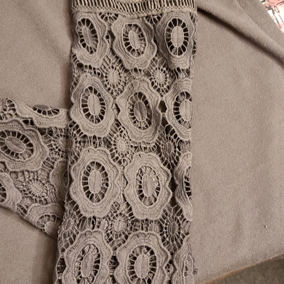 Sweater - Picture 2 of 4